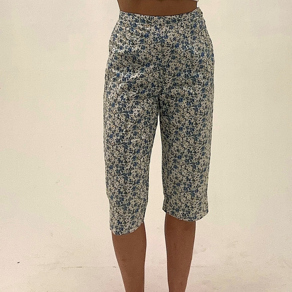 Vintage floral capris